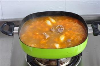 茄汁牛排骨火锅的做法步骤5