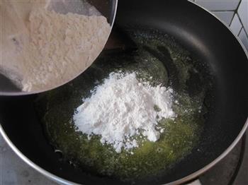 酥皮玉米浓汤的做法步骤2
