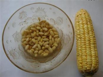 玉米豆浆的做法图解1