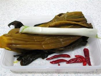 酸菜鱼火锅的做法图解1