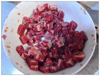 黑椒杏鲍菇牛肉粒的做法步骤2