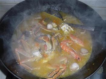 金汤海鲜火锅的做法步骤13