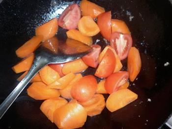 胡萝卜番茄鱼骨汤的做法步骤4