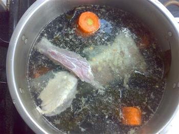 海带豆腐鱼尾汤的做法步骤6