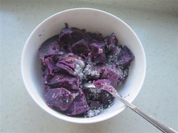 紫薯蛋卷的做法步骤3