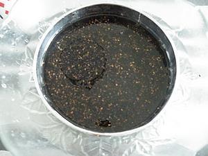黑芝麻盐的做法步骤1
