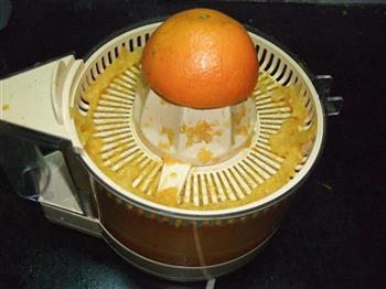 鲜榨橙汁的做法图解3