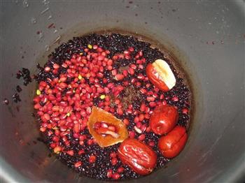 黑米红豆红枣粥的做法图解3