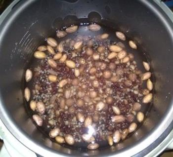 腊八红豆杂粮粥的做法步骤2