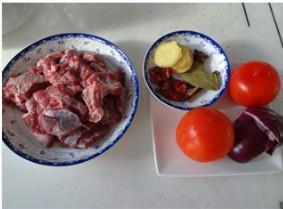 番茄牛肉的做法步骤1