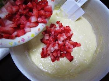 草莓酸奶马芬的做法步骤7