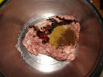杏鲍菇猪肉煎饺的做法步骤4
