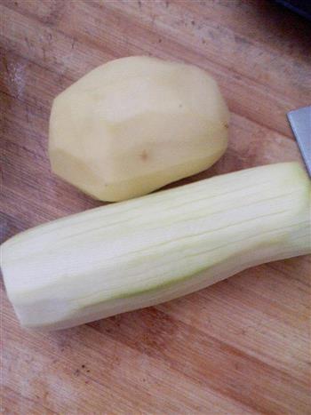 西葫土豆蔬菜饼的做法步骤1