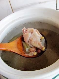 花生黄豆煲猪蹄的做法步骤12