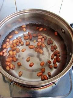 花生黄豆煲猪蹄的做法步骤4