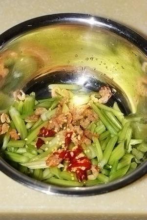 海米炝芹菜的做法步骤6
