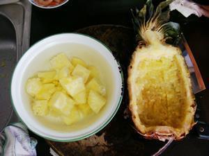 甜虾菠萝饭的做法图解2
