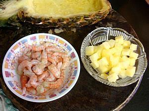 甜虾菠萝饭的做法步骤3