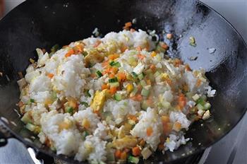 炒米饭的做法步骤12