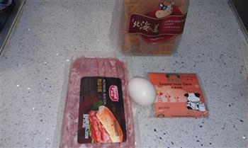 培根鸡蛋三明治的做法步骤1