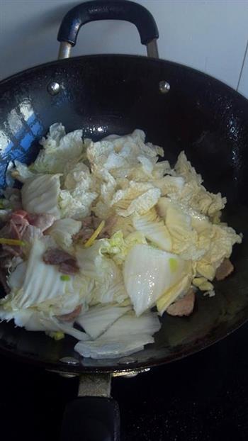 香菇木耳炒白菜的做法步骤7
