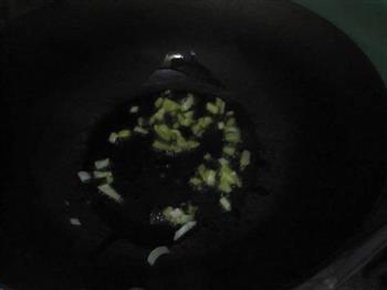 韭菜炒土豆丝的做法步骤3