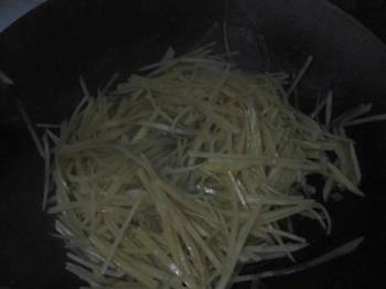 韭菜炒土豆丝的做法步骤8