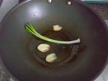 葱香鱼头汤的做法步骤4