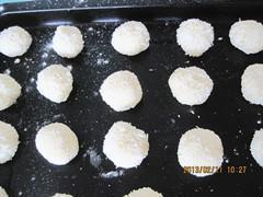 奶香蛋白椰丝球的做法步骤11