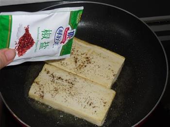 孜然豆腐的做法步骤4