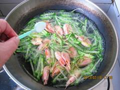 鲜虾萝卜丝汤的做法步骤7