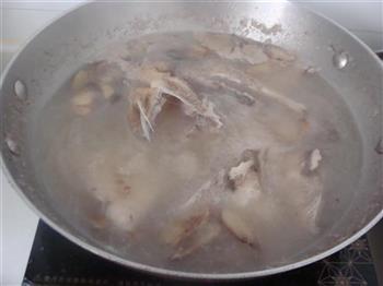 黑木耳鱼片汤的做法图解17