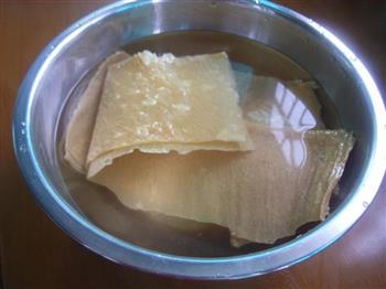 豆腐皮拌三丝的做法步骤1