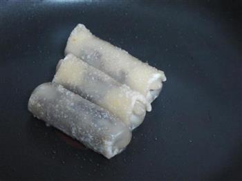 饺子皮豆沙卷的做法步骤6