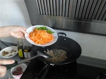 胡萝卜炒肉的做法步骤5