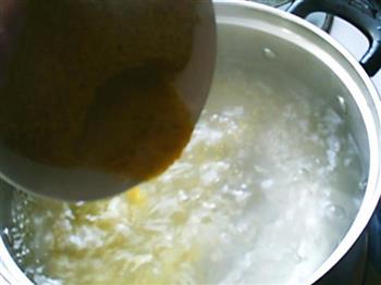 小米红枣粥的做法图解2