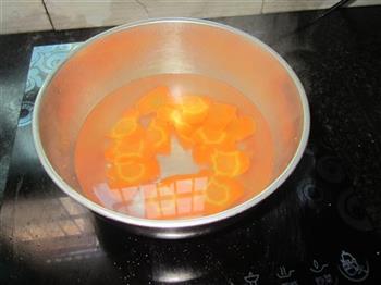 香油红萝卜片的做法步骤3