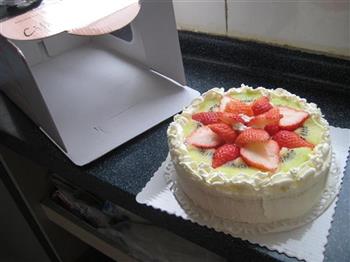 草莓生日蛋糕的做法步骤10