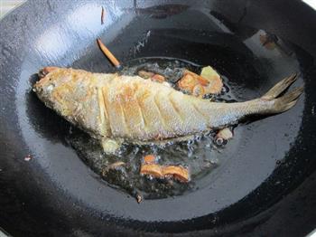 干煎黄花鱼的做法步骤8