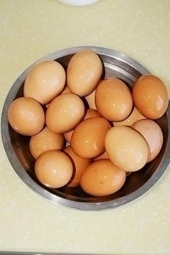 乡巴佬卤蛋的做法步骤1