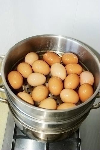 乡巴佬卤蛋的做法步骤2