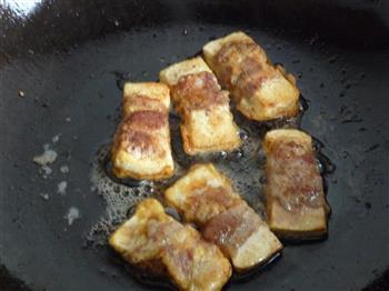 梅子肉煎豆腐的做法步骤17