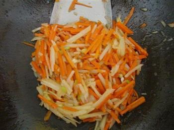 胡萝卜炒土豆丝的做法步骤5