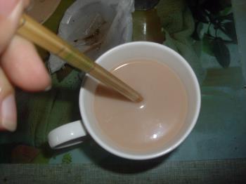 醇香奶茶的做法图解8