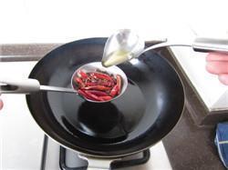 传统水煮牛肉的做法步骤7