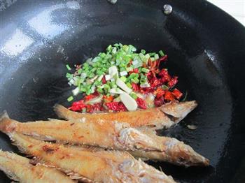 红烧沙丁鱼的做法步骤7