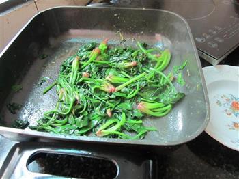 炒菠菜的做法步骤5