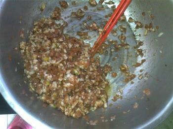蘑菇韭菜猪肉水饺的做法步骤3