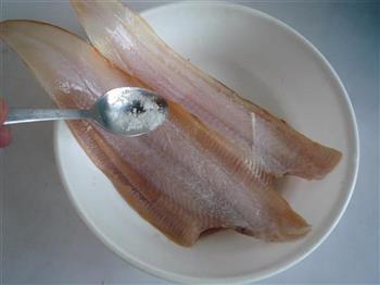 干煎香酥鱼的做法步骤3