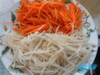 胡萝卜土豆丝的做法步骤2